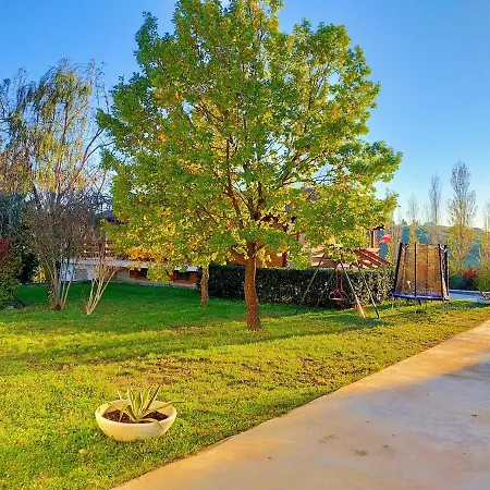Collalto Con Piscina Ferienhaus